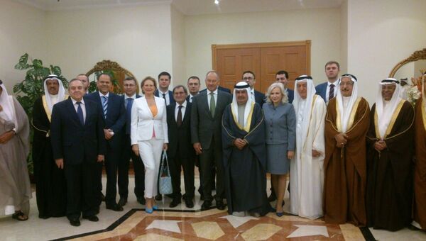 Встреча официальных представителей Республики Крым с руководством Бахрейна, организованная Торгово-промышленной палатой РФ. В центре - король Бахрейна Хамад Бен Иса Аль Халифа