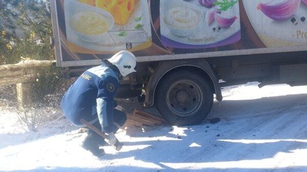 Пятитонный грузовой автомобиль Hyundai занесло на автодороге Алушта-Изобильное