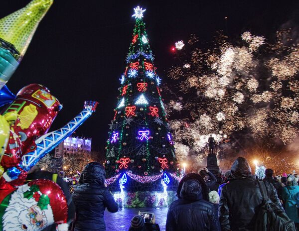Открытие главной городской елки в Севастополе в 2014 году Открытие главной городской елки в Севастополе в 2014 году