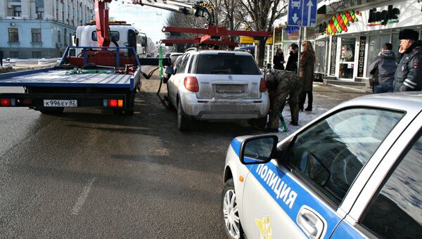 Эвакуация неправильно припаркованных автомобилей в Симферополе Эвакуация неправильно припаркованных автомобилей в Симферополе
