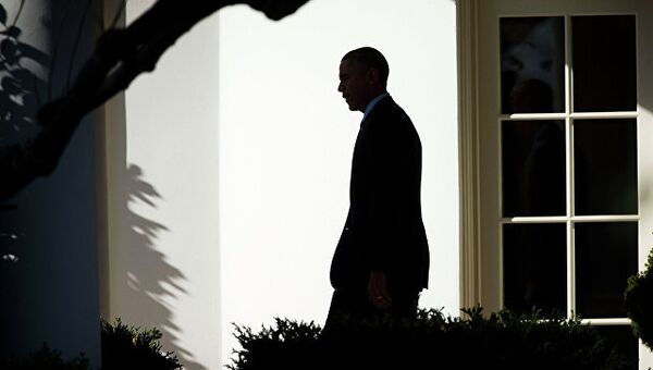 Президент США Барак Обама возле Белого дома в Вашингтоне. Архивное фото