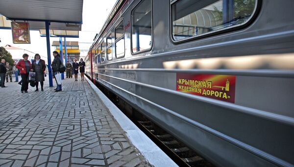 Электропоезд на вокзале Симферополя. Архивное фото