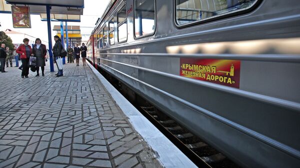 Электропоезд на вокзале Симферополя. Архивное фото