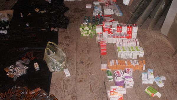 Украинец попытался перевезти в Крым 50 кг контрабандных медикаментов