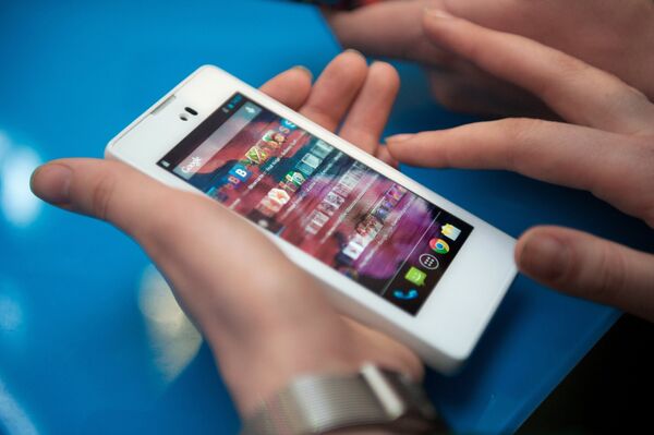Старт продаж Yota Phone в Москве Старт продаж Yota Phone в Москве