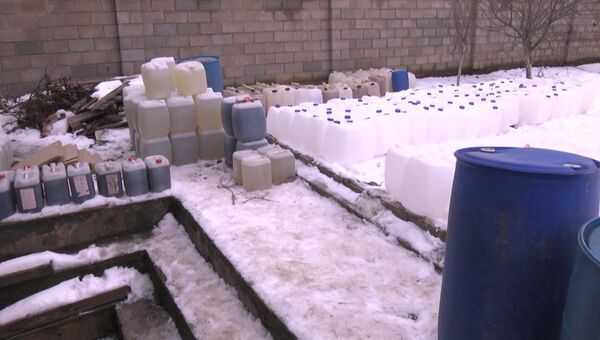 Сотрудники крымской полиции изъяли партию сырья для изготовления суррогатного алкоголя