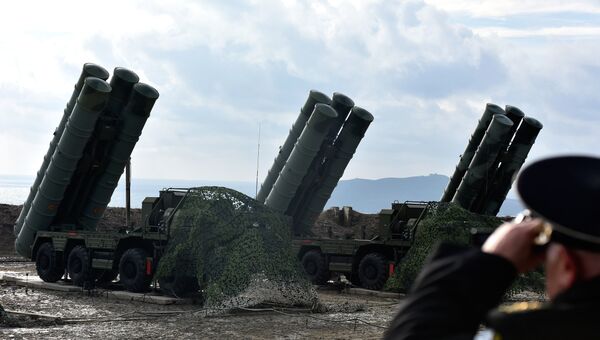 В Феодосии на боевое дежурство заступил полк, вооруженный комплексами ПВО С-400 Триумф