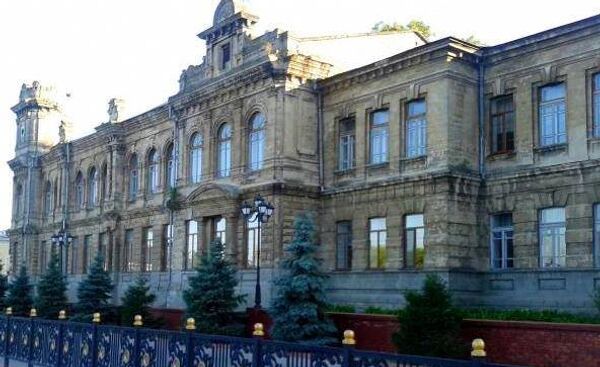Здание гимназии №2 в Керчи