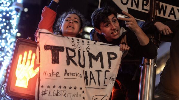 Акция протеста против Дональда Трампа в Нью-Йорке