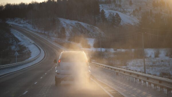 Автомобильная дорога зимой. Архивное фото