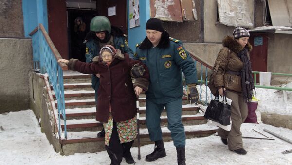 Эвакуация мирных жителей в Донецке