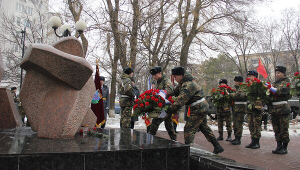 Возложение цветов к памятнику Крымчанам, погибших в Афганистане
