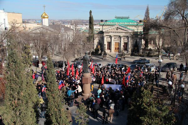 В Севастополе состоялся митинг в поддержку ЛНР и ДНР В Севастополе состоялся митинг в поддержку ЛНР и ДНР