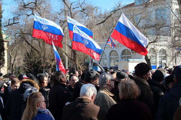 В Севастополе состоялся митинг в поддержку ЛНР и ДНР В Севастополе состоялся митинг в поддержку ЛНР и ДНР