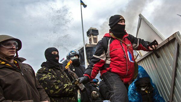 Cторонники оппозиции на площади Независимости в Киеве Cторонники оппозиции на площади Независимости в Киеве