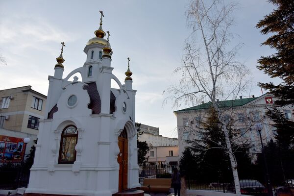 Часовня в честь святых царственных страстотерпцев государя Николая II и его семьи, расположенная возле прокуратуры Республики Крым Часовня в честь святых царственных страстотерпцев государя Николая II и его семьи, расположенная возле прокуратуры Республики Крым