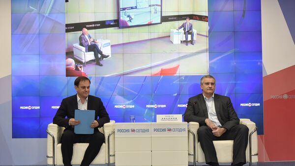 Пресс-конференция в формате видеомоста Симферополь – Москва главы Республики Крым Сергея Аксенова