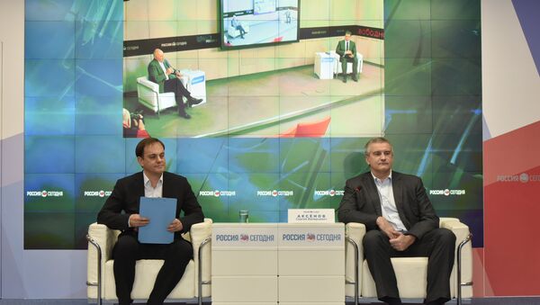 Пресс-конференция в формате видеомоста Симферополь – Москва главы Республики Крым Сергея Аксенова