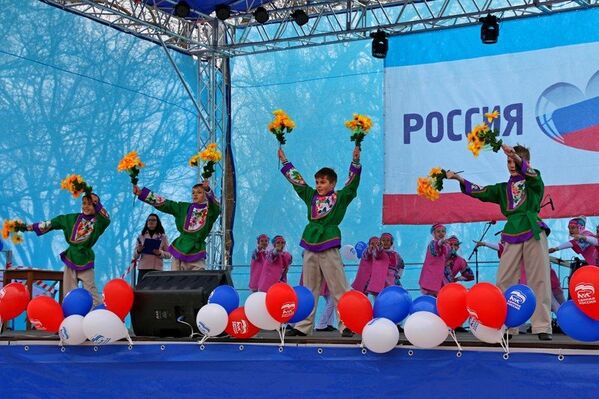 В Керчи прошли праздничные мероприятия в честь третьей годовщины воссоединения Крыма с Россией