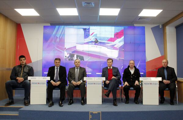 Пресс-конференция в формате видеомоста, посвященная итогам официального визита в Крым депутатов Европарламента и национальных парламентов ряда зарубежных стран