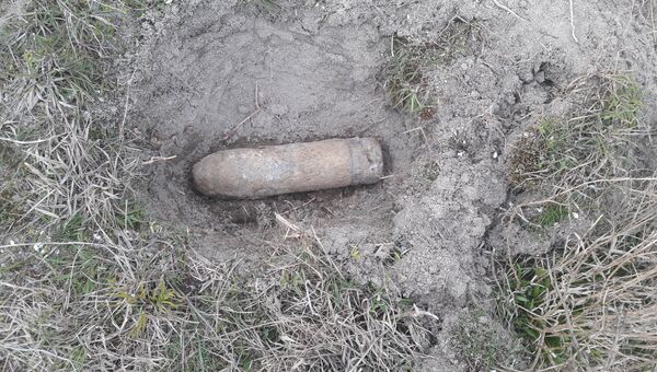 Танковый снаряд, найденный крымскими пограничниками под Евпаторией