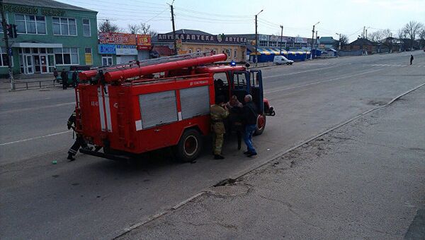 Пожарная машина в городе Балаклея в Харьковской области, Украина. 23 марта 2017