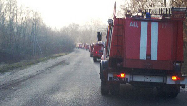 Колонна пожарных машин возле города Балаклея Харьковской области