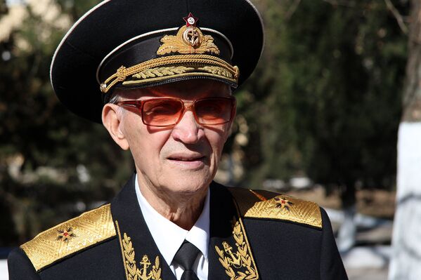 Контр-адмирал в отставке, командир ракетного крейсера Грозный Волин Корнейчук
