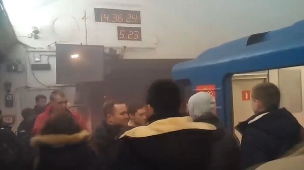 Первые кадры с места взрыва в метро Санкт-Петербурга Первые кадры с места взрыва в метро Санкт-Петербурга