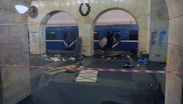 Последствия взрыва в петербургском метро