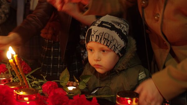 Акция памяти в Симферополе в связи с трагическими событиями в Санкт-Петербурге