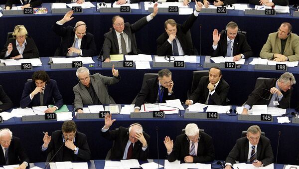Депутаты Европарламента во время голосования