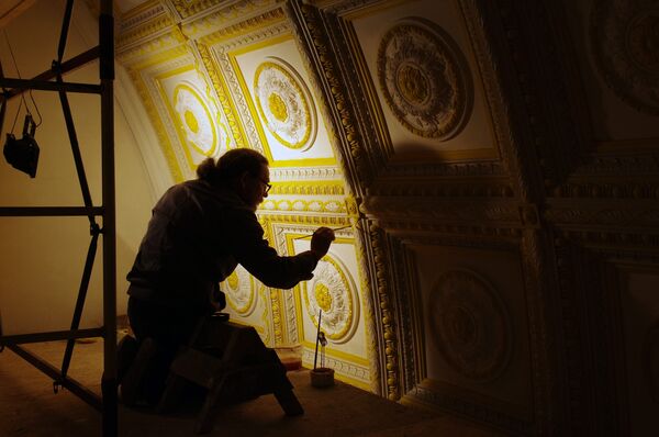 Работы по золочению в Свято-Александро-Невском кафедральном собора в Симферополе
