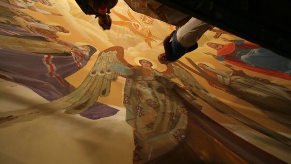 Работы по росписи купола в Свято-Александро-Невском кафедральном собора в Симферополе