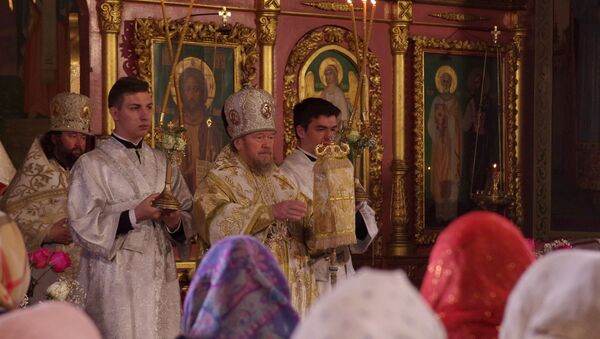 Пасхальное ночное богослужение в Петро-Павловском кафедральном соборе в Симферополе