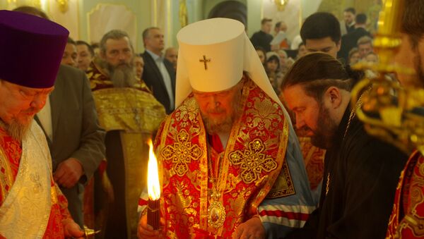 В Симферополь доставили Благодатный огонь В Симферополь доставили Благодатный огонь