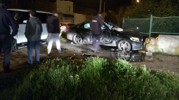 Авария Mercedes и Range Rover в Евпатории Авария Mercedes и Range Rover в Евпатории
