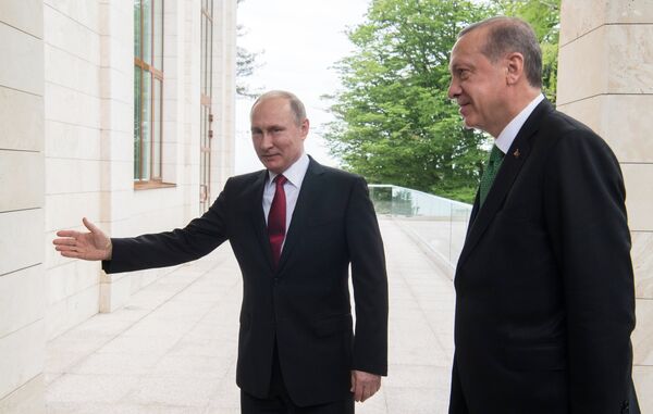 Президент РФ Владимир Путин и президент Турции Реджеп Тайип Эрдоган во время встречи. 3 мая 2017 Президент РФ Владимир Путин и президент Турции Реджеп Тайип Эрдоган во время встречи. 3 мая 2017