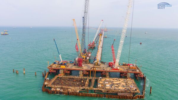 Завершено сооружение половины опор моста через Керченский пролив Завершено сооружение половины опор моста через Керченский пролив