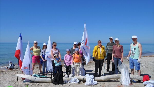 Активисты Общероссийского народного фронта проводят в Крыму серию экологических акций вдоль прибрежной зоны Республики