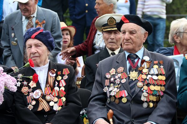 Ветераны Великой Отечественной войны на военном параде в Севастополе Ветераны Великой Отечественной войны на военном параде в Севастополе