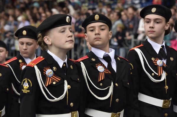 Военный парад в честь Дня Победы в Симферополе