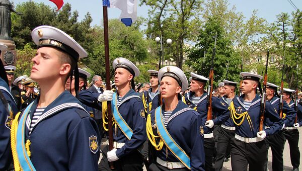 Рота почетного караула ЧФ на торжественном митинге, посвященном 234-й годовщине основания Черноморского флота России