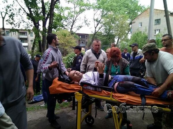 Охранник Яроша прострелил ноги таксисту за отказ сказать Героям слава! Охранник Яроша прострелил ноги таксисту за отказ сказать Героям слава!