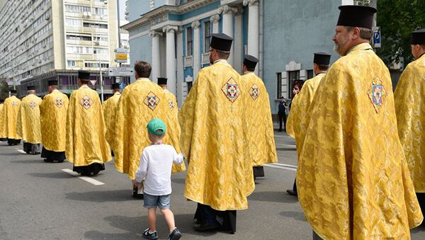 Крестный ход Украинской православной церкви в Киеве. Архивное фото