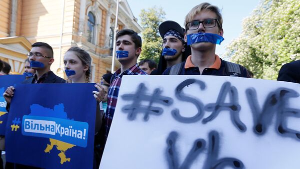 Акция протеста против запрета российских социальных сетей в Киеве