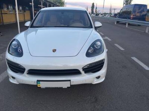 Пограничники на Украине задержали автомобиль Porsche Cayenne, которые следовал из Крыма