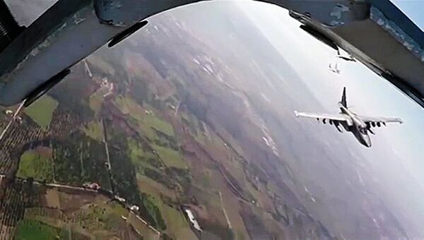 Боевые вылети самолетов Су-25 ВКС России в сопровождении сирийских самолетов МиГ-29