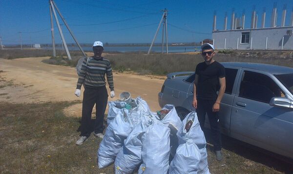 Активисты ОНФ ликвидировали стихийную свалку в Сакском районе