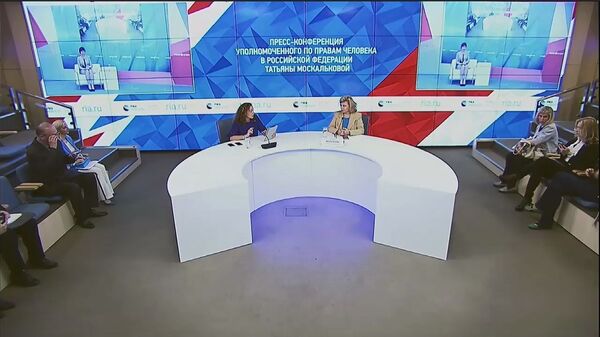 Пресс-конференция в формате видеомоста Москва-Симферополь уполномоченного по правам человека в РФ Татьяны Москальковой Пресс-конференция в формате видеомоста Москва-Симферополь уполномоченного по правам человека в РФ Татьяны Москальковой